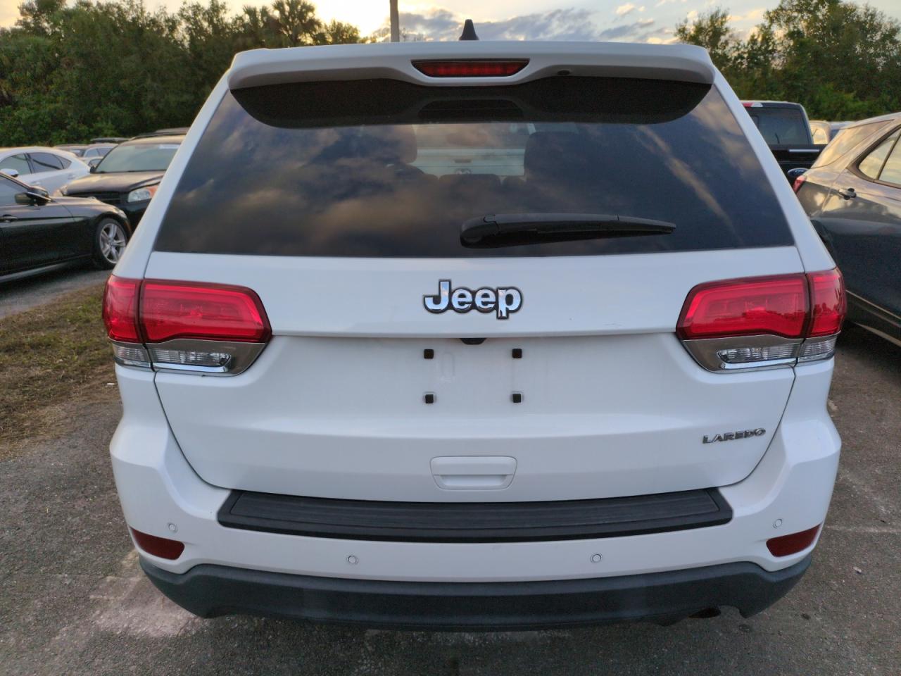 2017 Jeep Grand Cherokee - Image 6