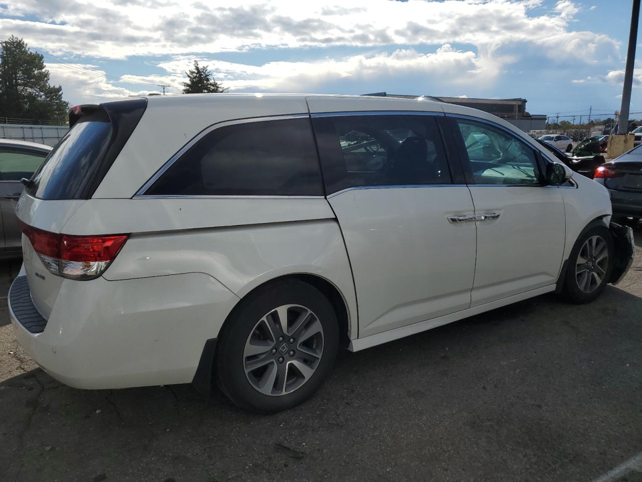 2016 Honda Odyssey - Image 3