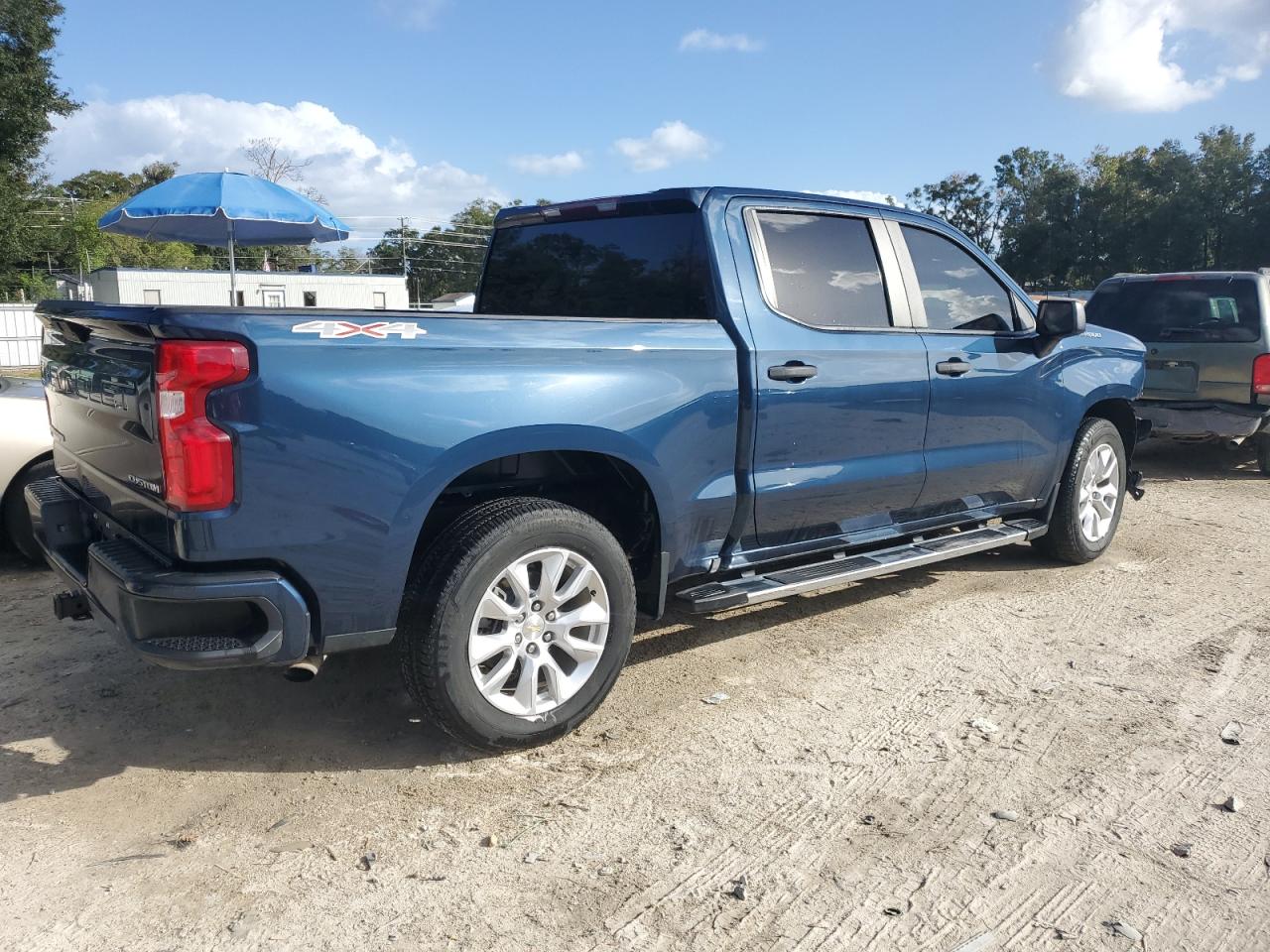 2021 Chevrolet Silverado - Image 3