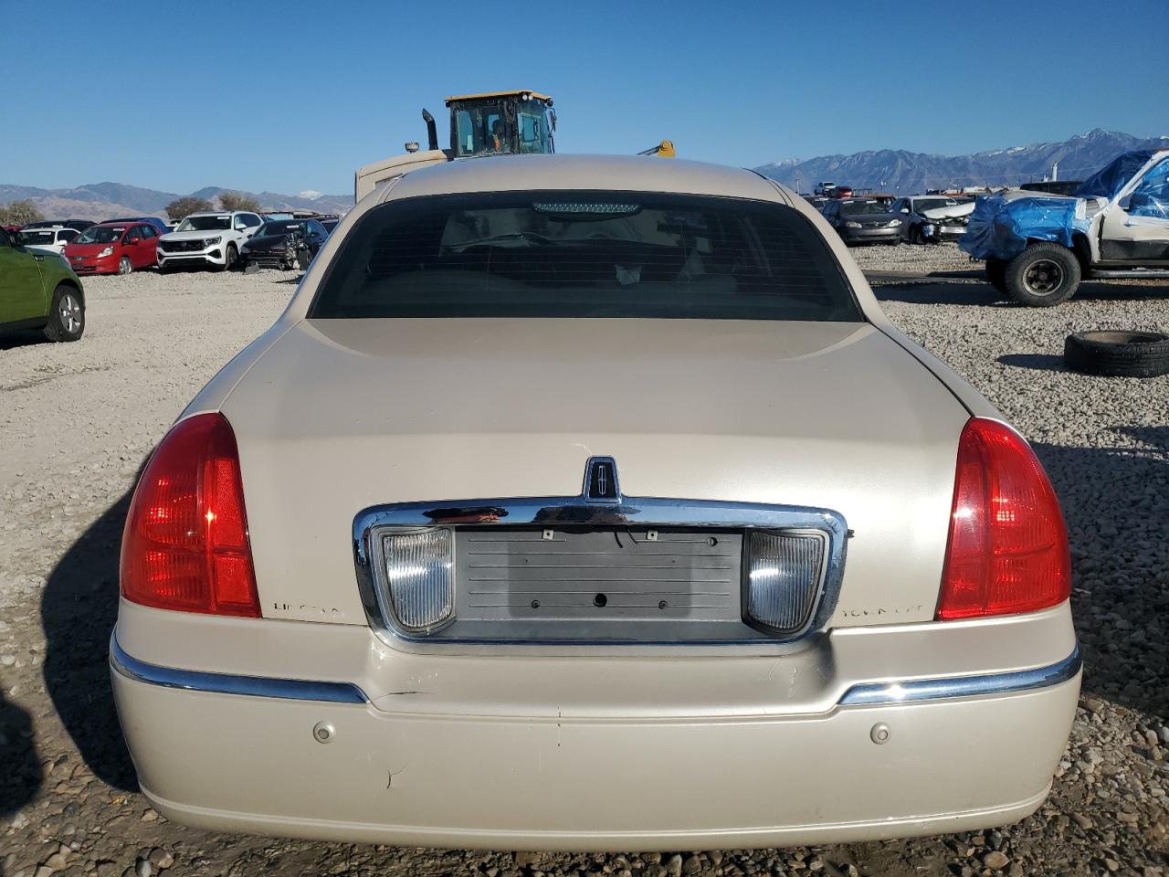 2003 Lincoln Town Car Cartier VIN: 1LNHM83W53Y683451 Lot: 76749154