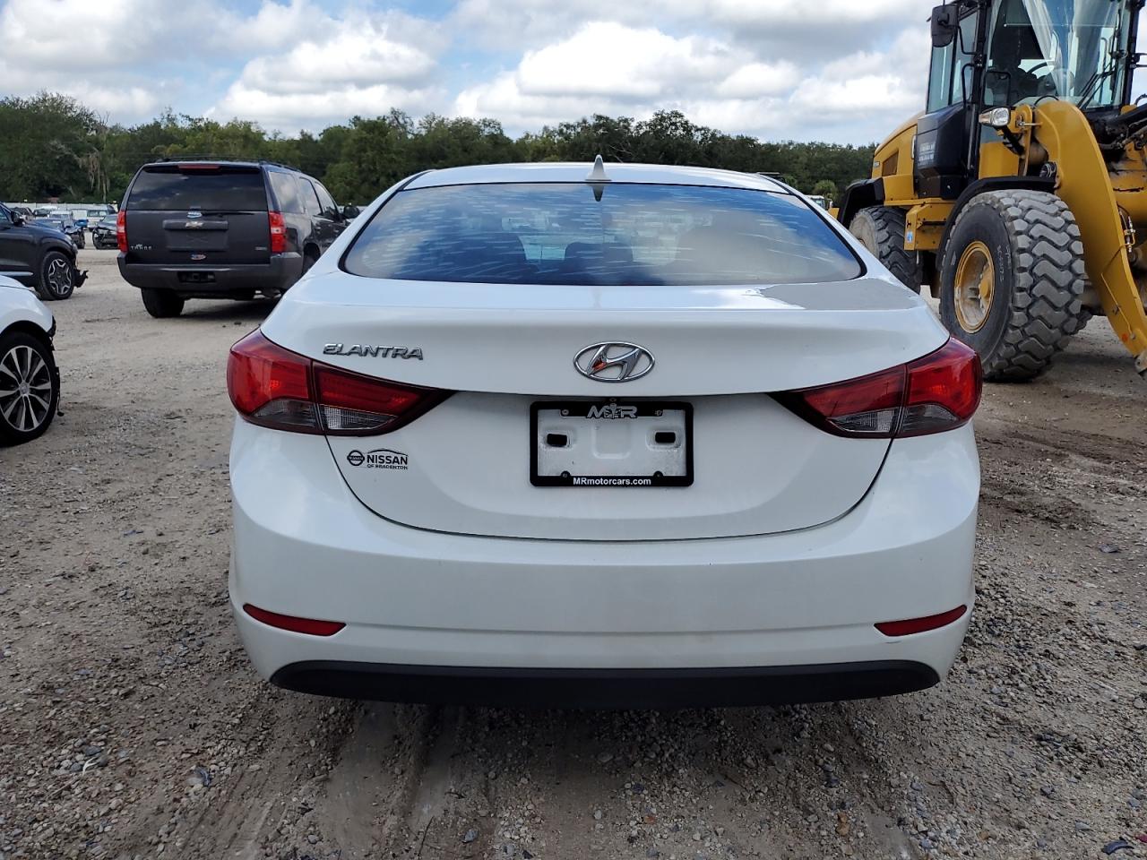 2015 Hyundai Elantra Se VIN: 5NPDH4AE8FH575650 Lot: 74142884