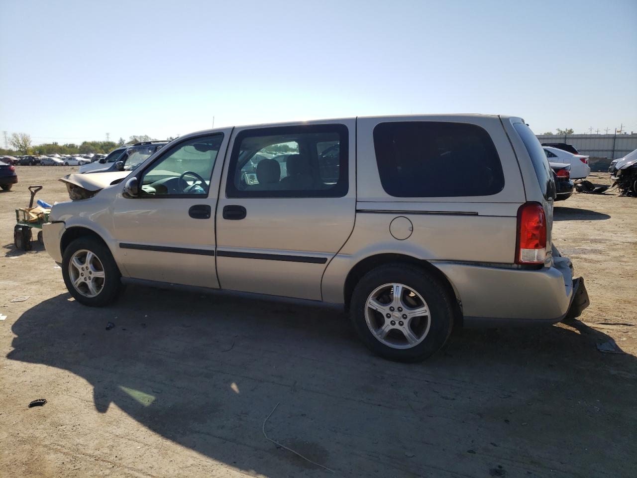 2007 Chevrolet Uplander - Image 2