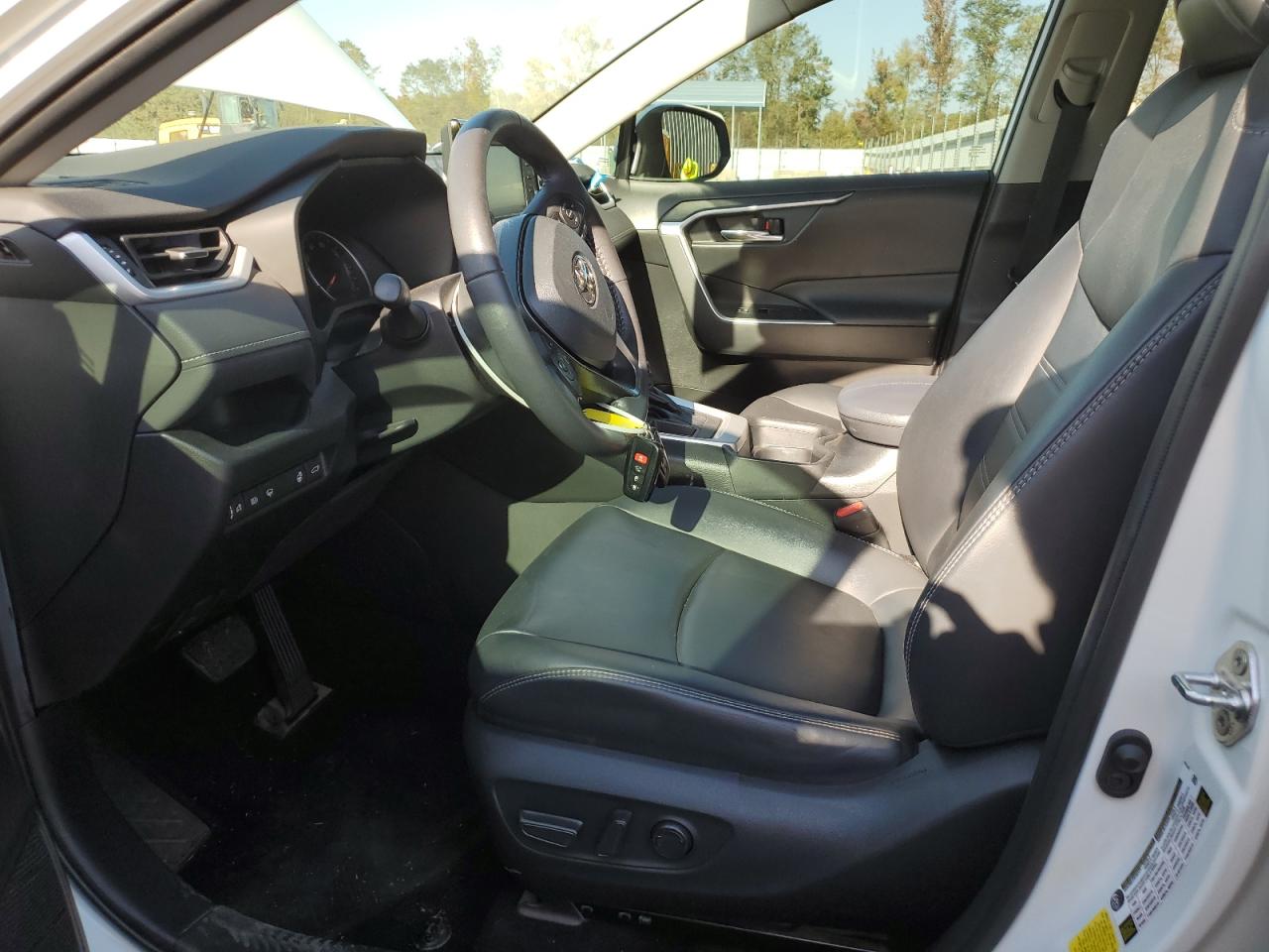 2020 Toyota Rav4 Xle Premium VIN: 2T3C1RFV9LC081468 Lot: 75420674