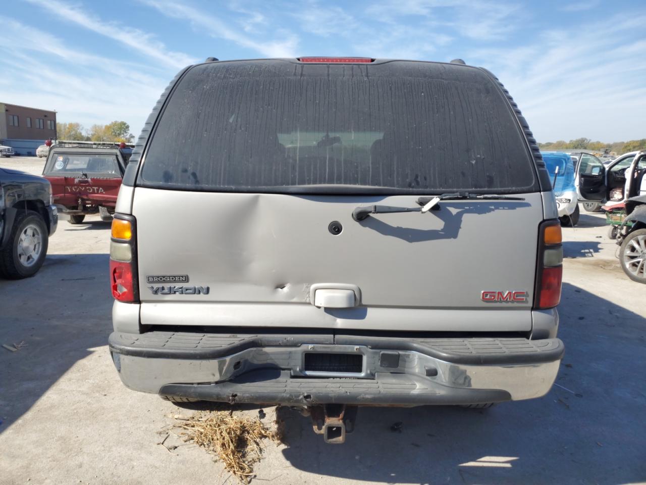 2005 GMC Yukon VIN: 1GKEC13T95J221417 Lot: 77009394