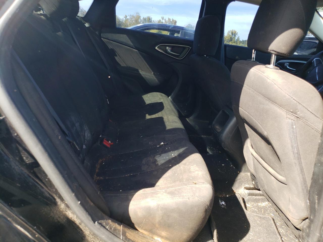 2015 Chrysler 200 Limited VIN: 1C3CCCAB1FN689052 Lot: 72826464