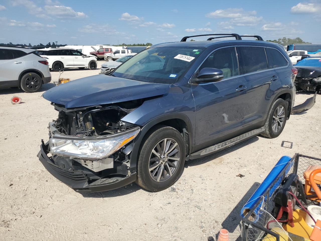 2019 Toyota Highlander - Image 1