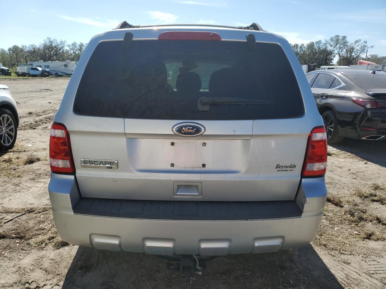 2010 Ford Escape Xlt VIN: 1FMCU0D74AKA13375 Lot: 77735364