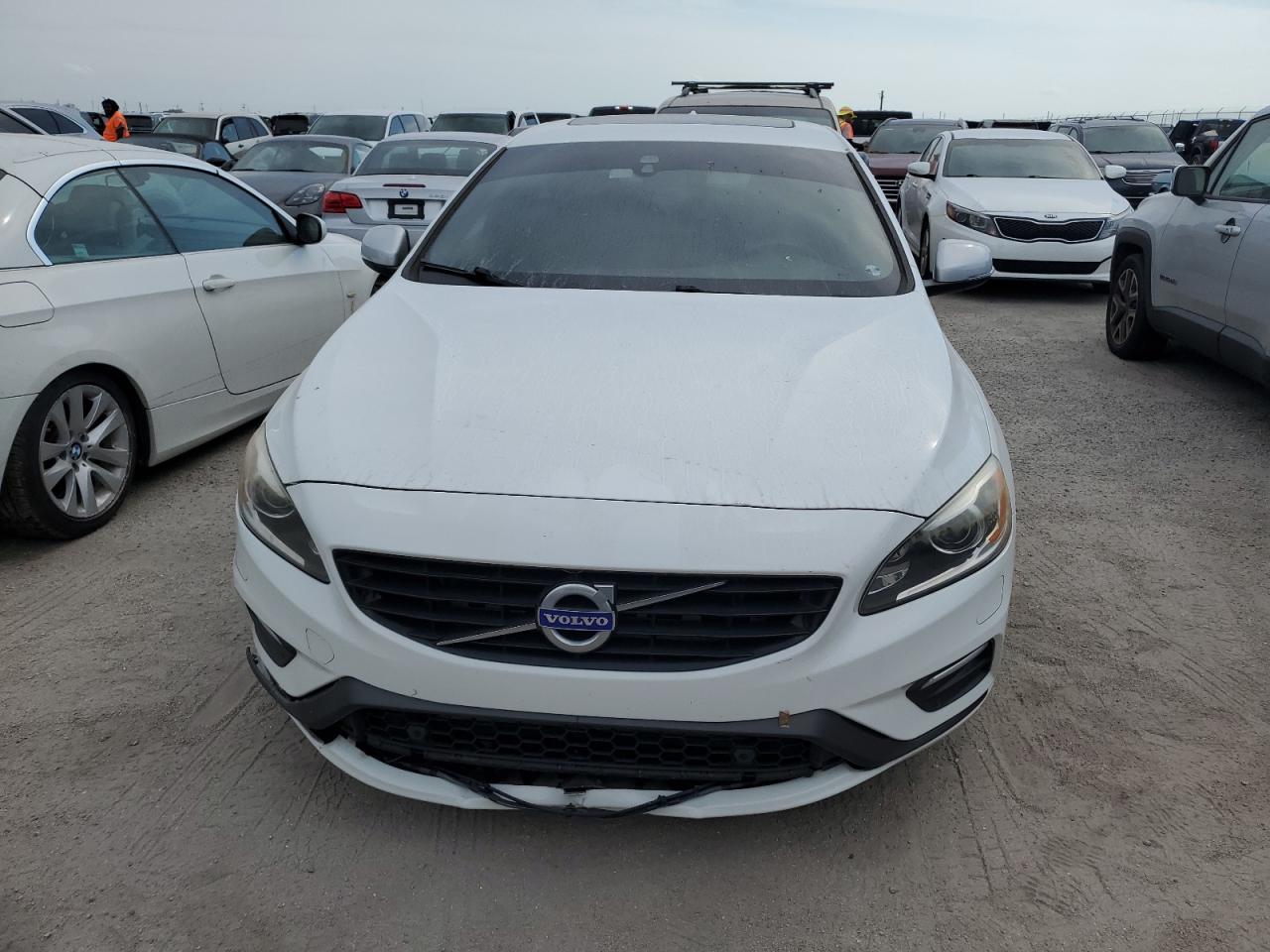 2016 Volvo S60 R Design VIN: YV126MFP4G2394405 Lot: 74030414