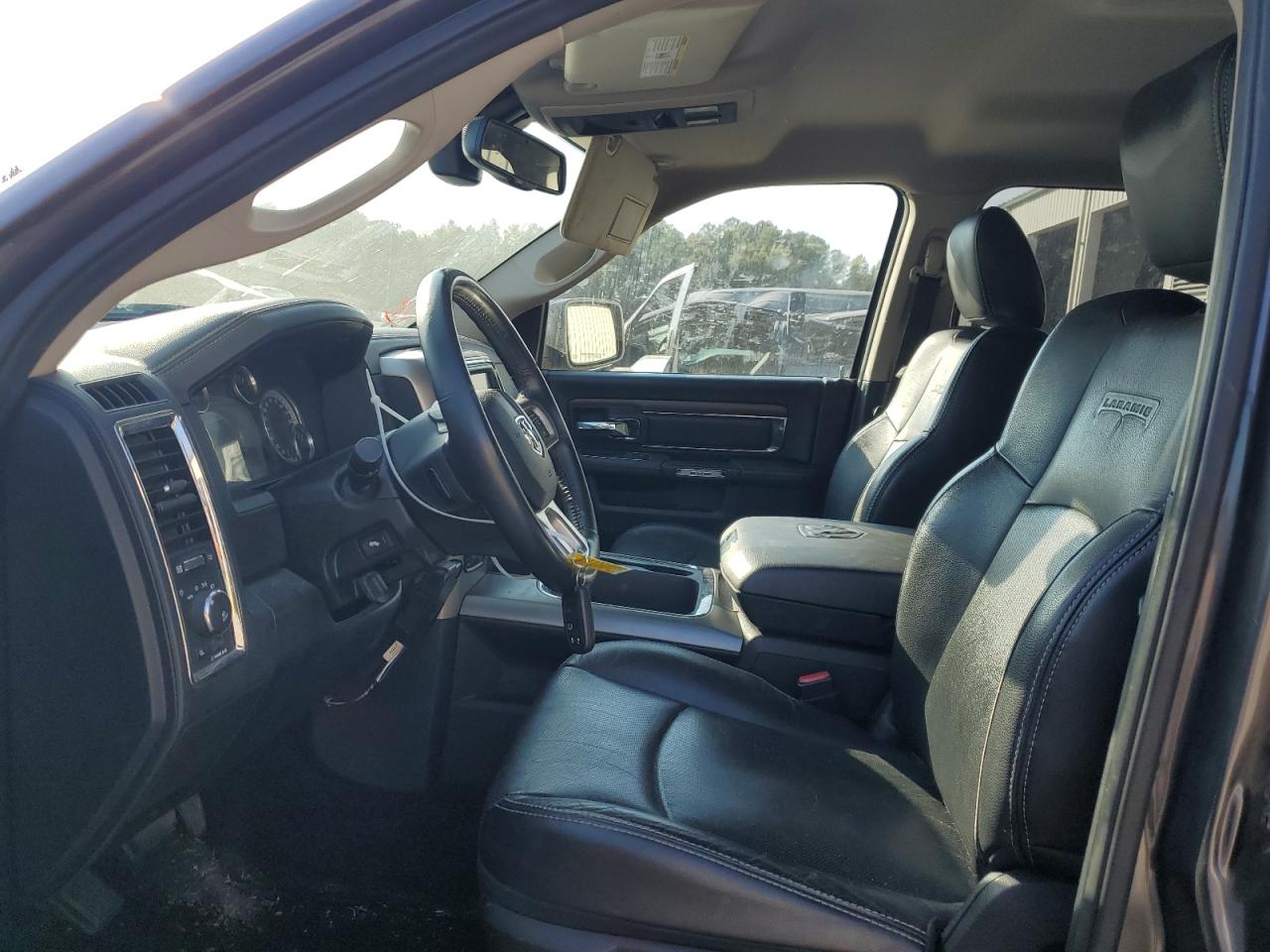 2015 RAM 1500 - Image 7