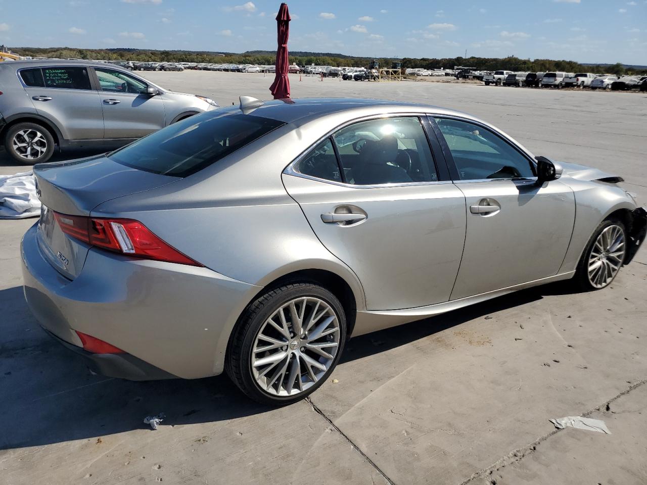 2015 Lexus IS - Image 3
