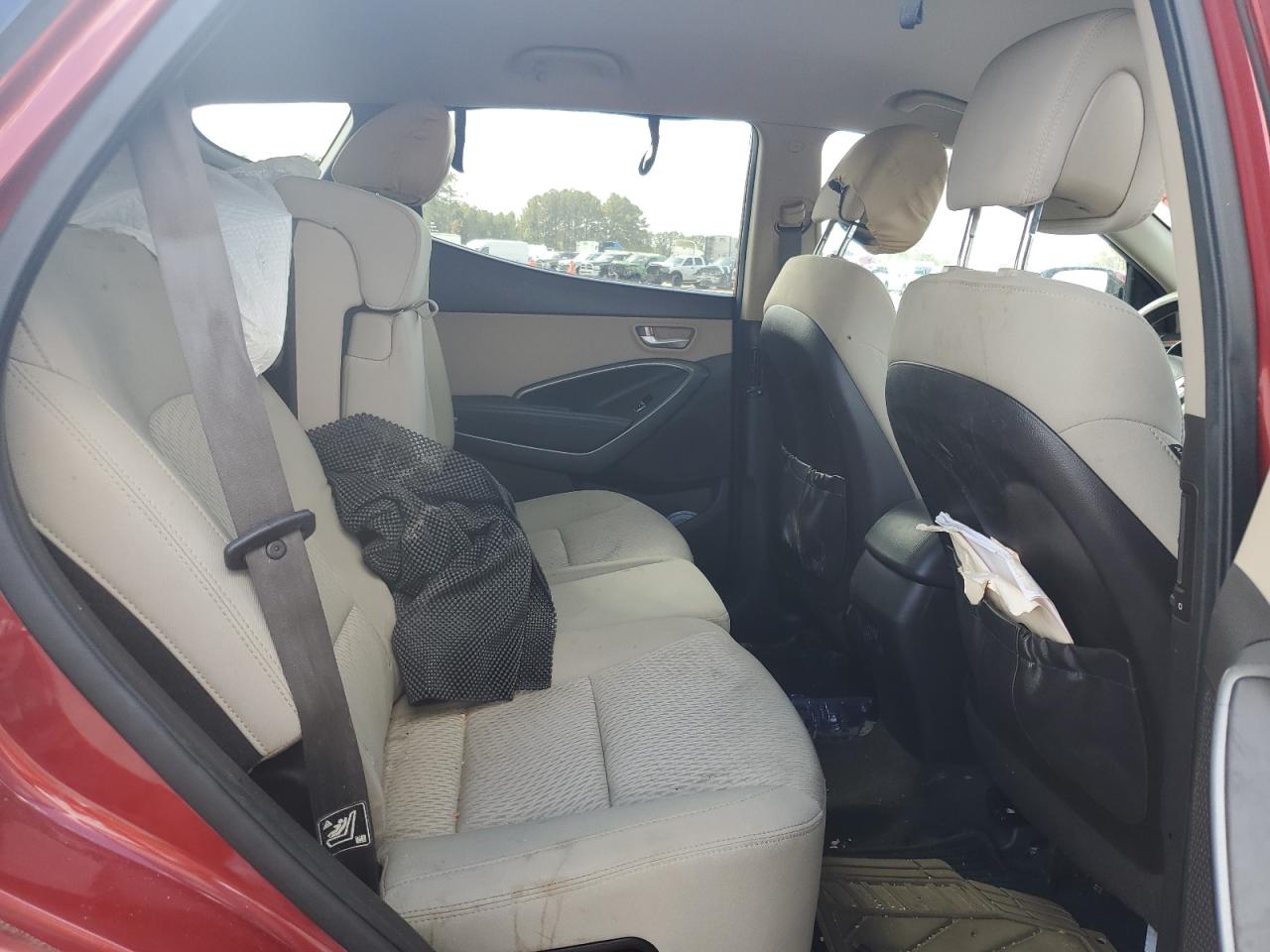 2013 Hyundai Santa Fe - Image 11