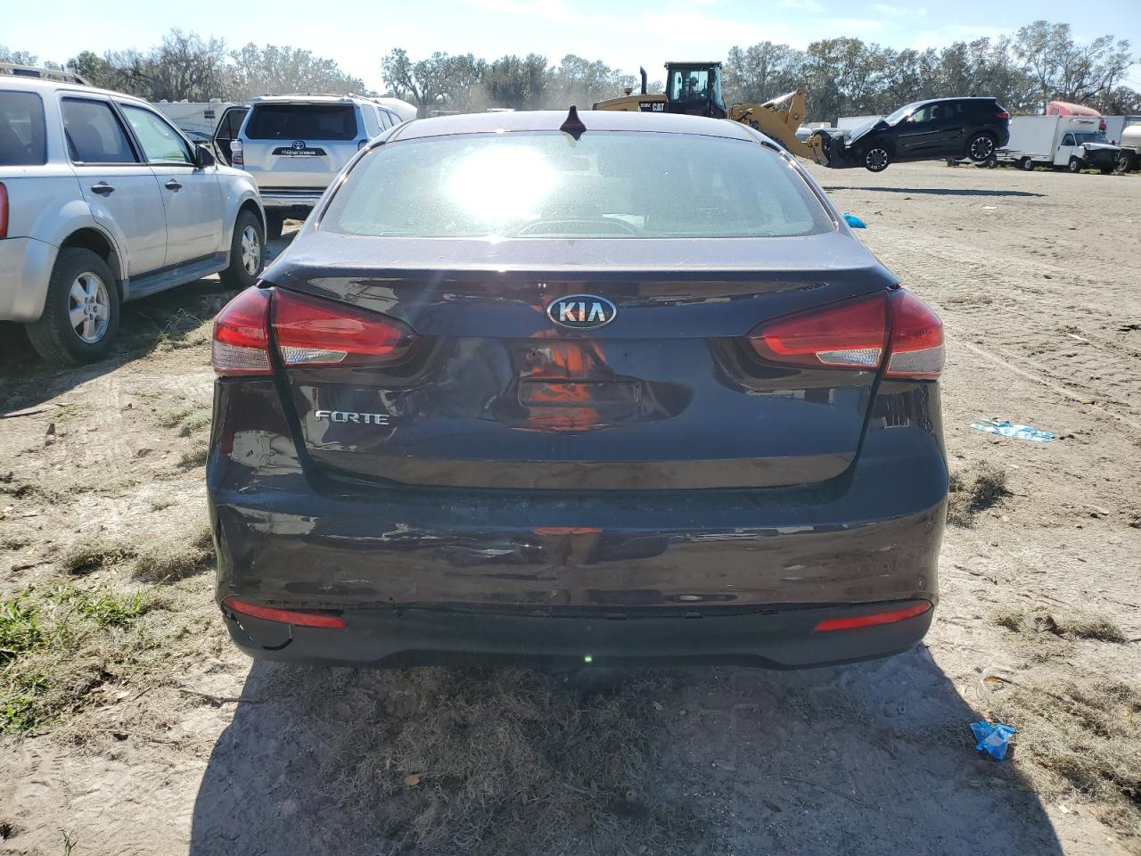 2018 Kia Forte Lx VIN: 3KPFK4A7XJE170320 Lot: 75941624