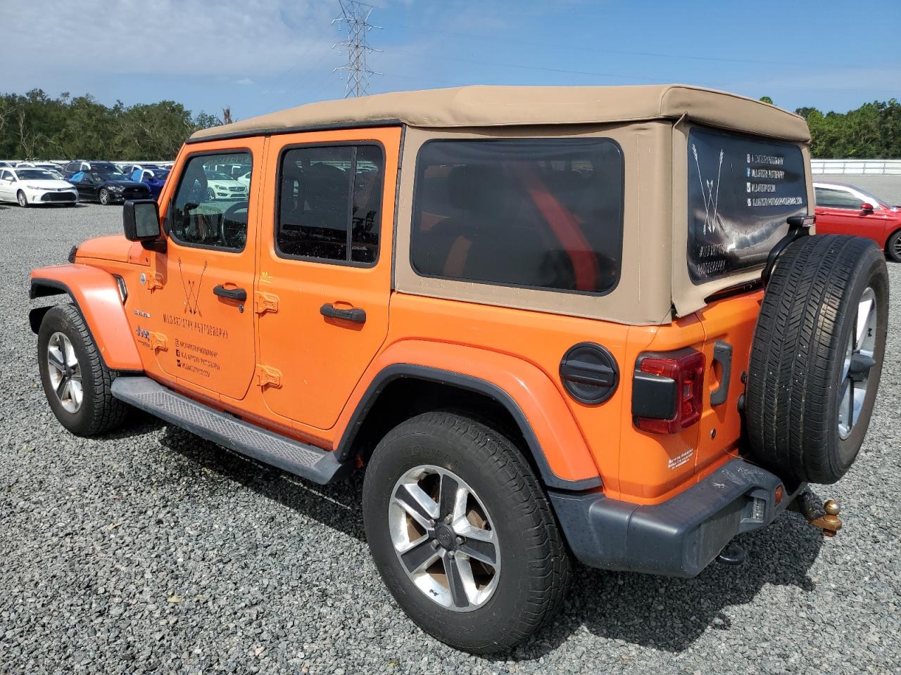 1C4HJXEG6JW310120 2018 Jeep Wrangler Unlimited Sahara