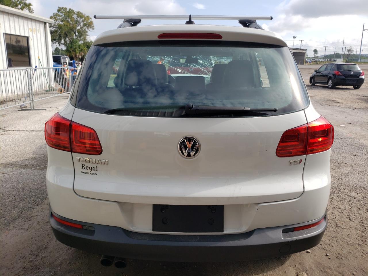 WVGAV7AX5HK036725 2017 Volkswagen Tiguan S