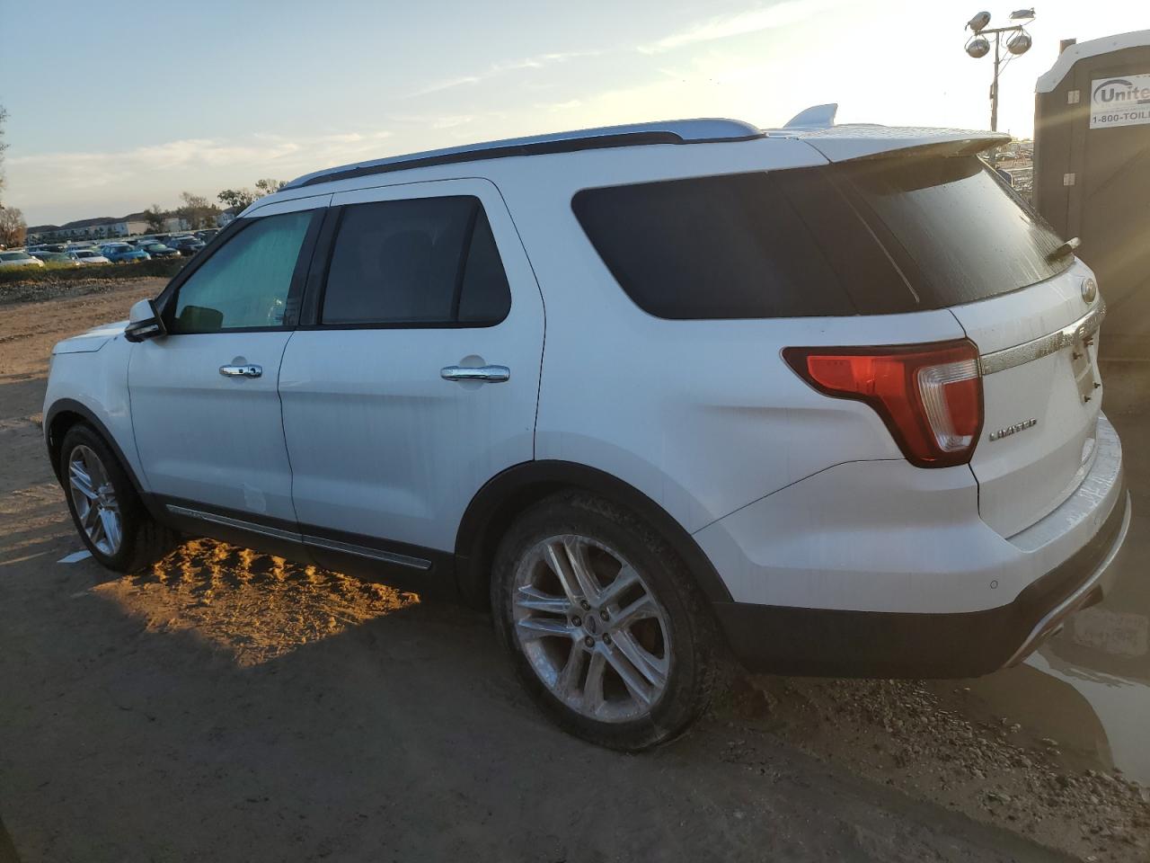 1FM5K7F82GGC98957 2016 FORD EXPLORER - Image 2