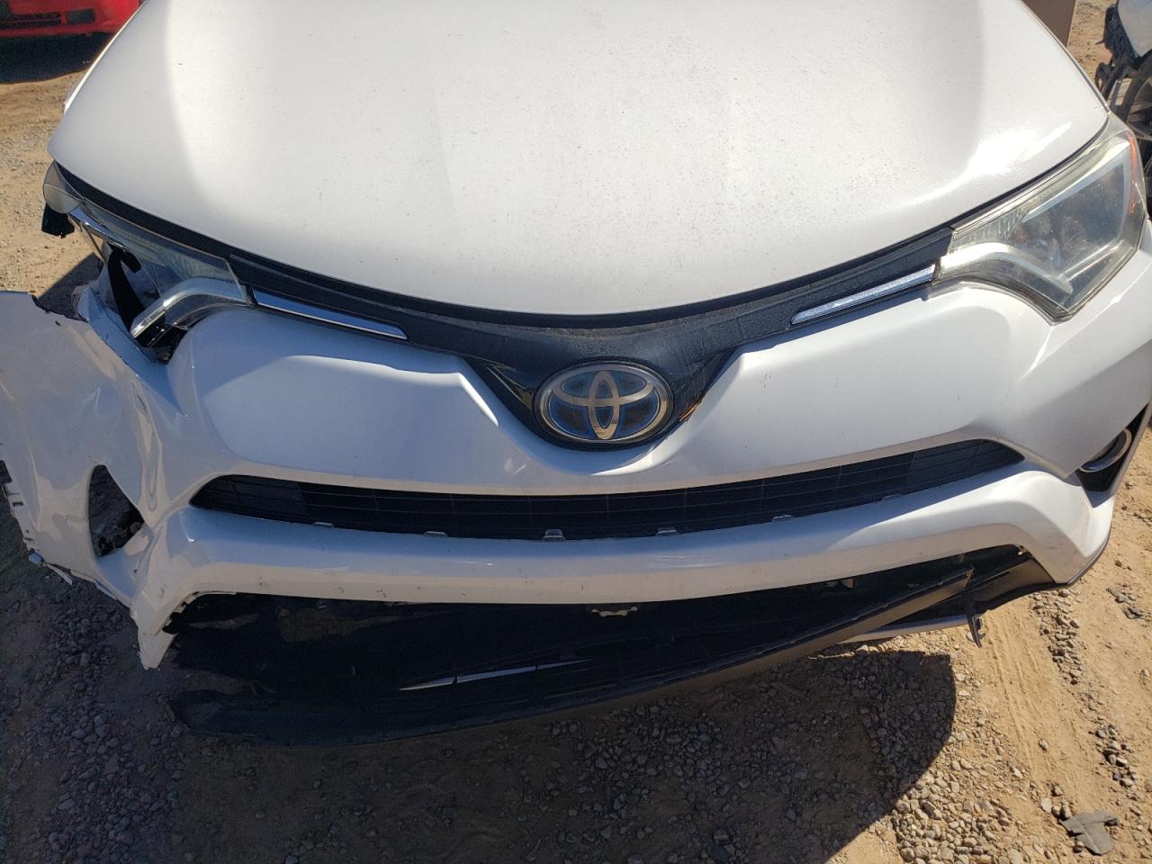 2018 Toyota RAV 4 - Image 5