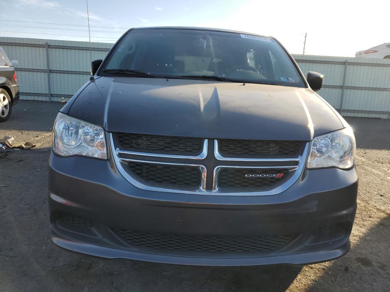 2015 Dodge Caravan - Image 5