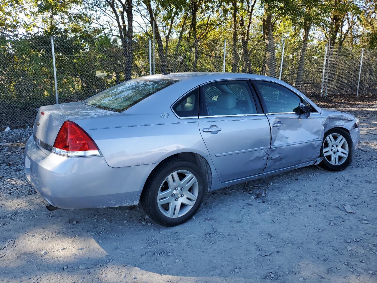 2006 Chevrolet Impala - Image 3