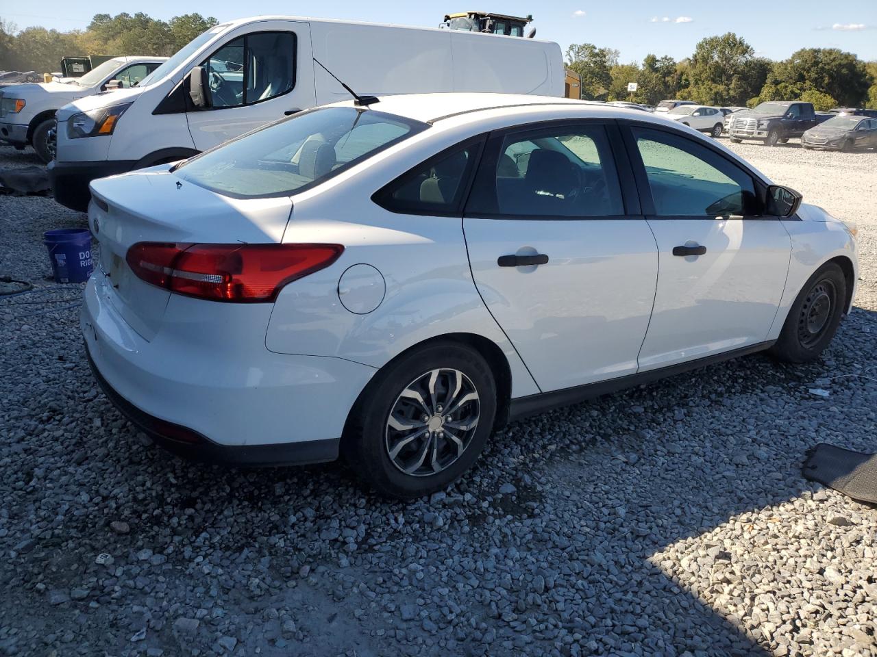 VIN 1FADP3E22FL350557 2015 FORD FOCUS no.3