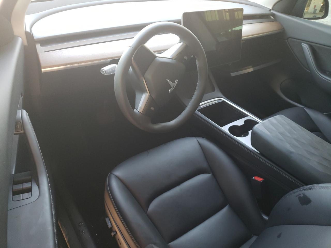 7SAYGDEE7NF512358 2022 Tesla Model Y