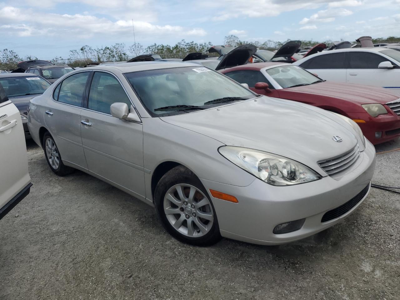 2002 Lexus ES - Image 4