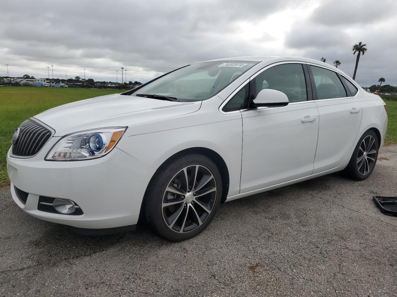 1G4PR5SK6H4104024 2017 Buick Verano Sport Touring