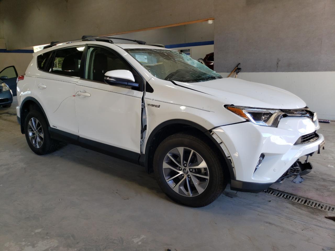 2018 Toyota RAV 4 - Image 4