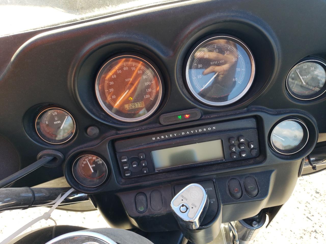 2011 Harley-Davidson Flhtc VIN: 1HD1FF413BB645630 Lot: 74746414