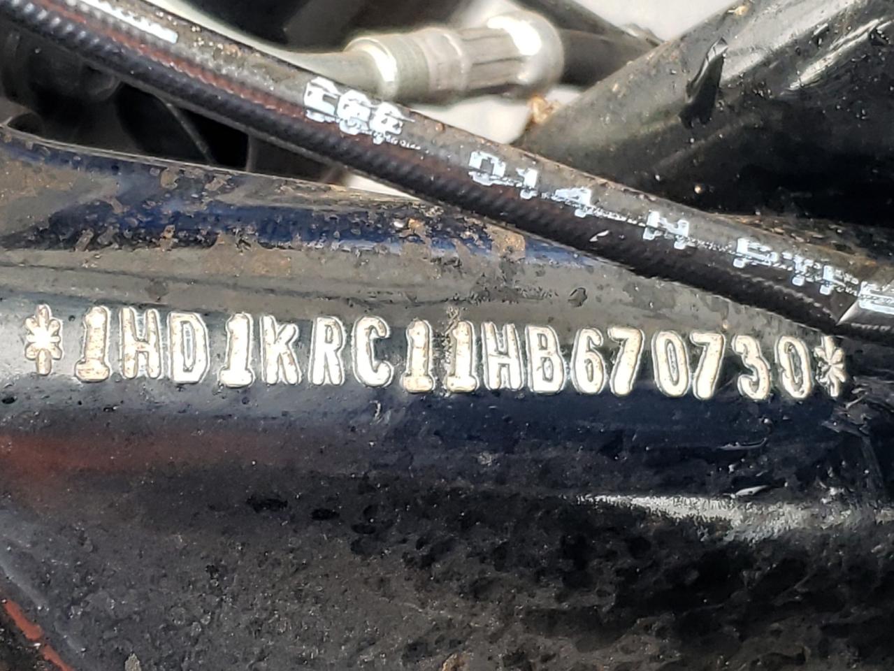 2017 Harley-Davidson Flhxs Street Glide Special VIN: 1HD1KRC11HB670730 Lot: 78257954