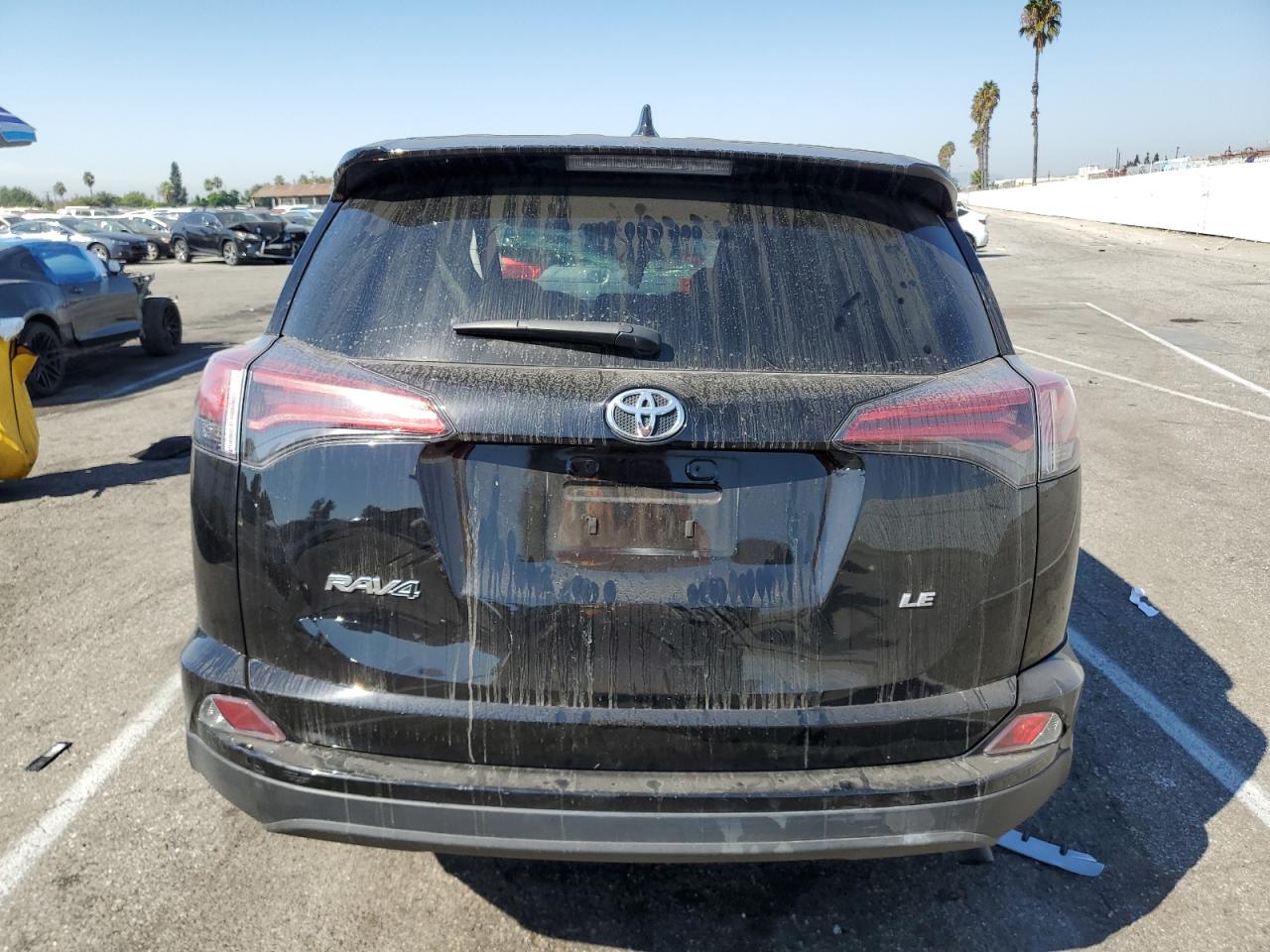 2T3ZFREV6HW395498 2017 Toyota Rav4 Le