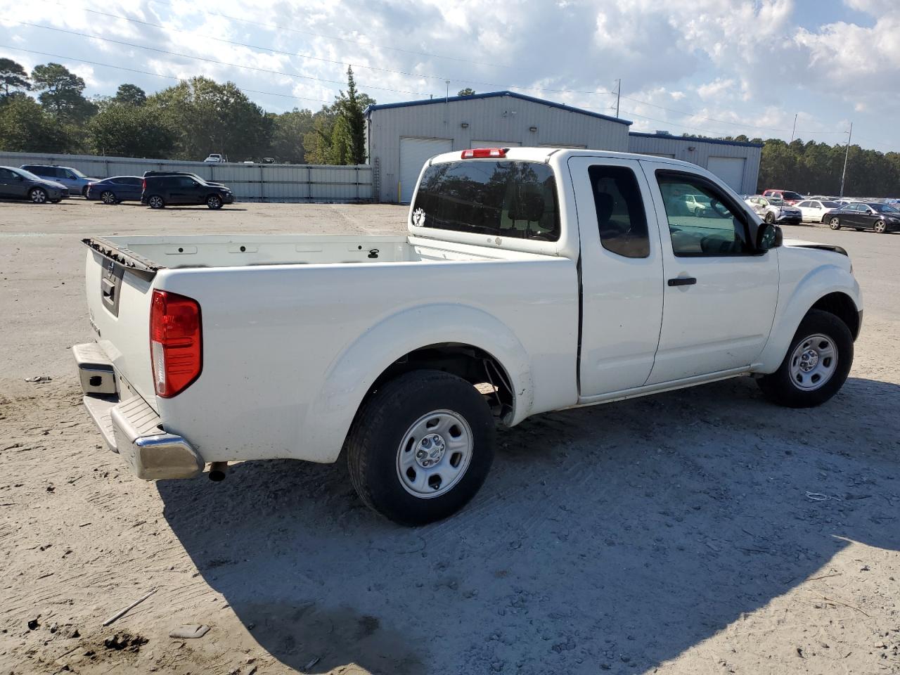 2016 Nissan Navara (Frontier) - Image 3