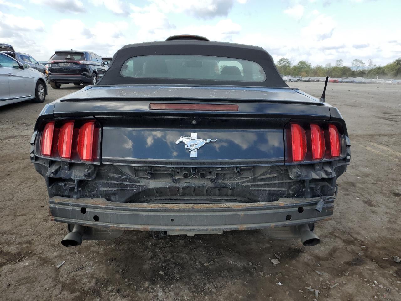 1FATP8EM1F5409709 2015 Ford Mustang