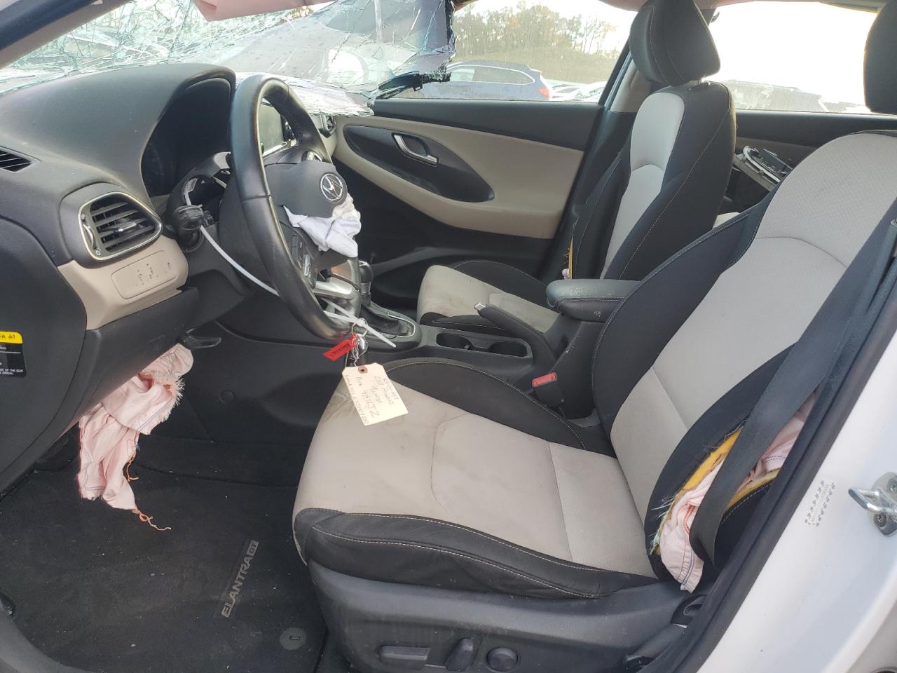2018 Hyundai Elantra - Image 7