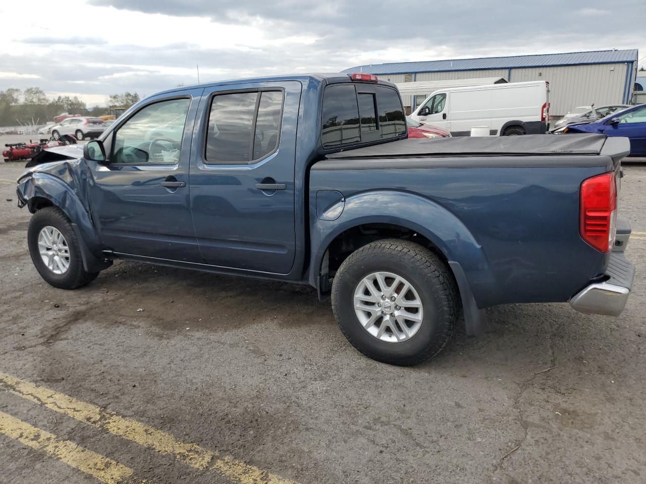 1N6AD0EV6JN767320 2018 NISSAN NAVARA - Image 2