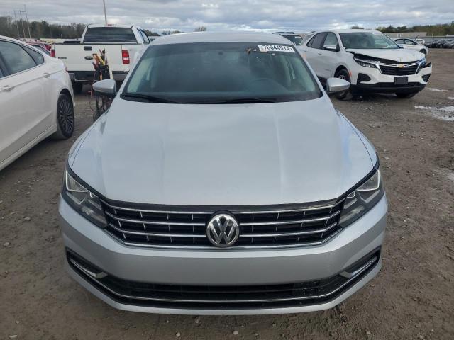  VOLKSWAGEN PASSAT 2017 Сріблястий