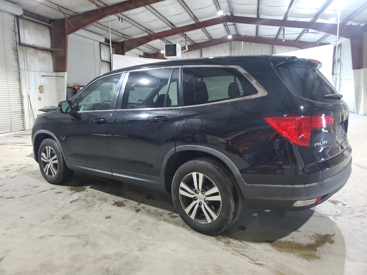 2017 Honda Pilot - Image 2