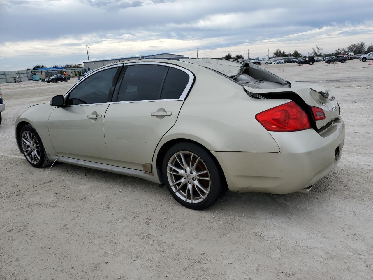 2007 Infiniti G - Image 2
