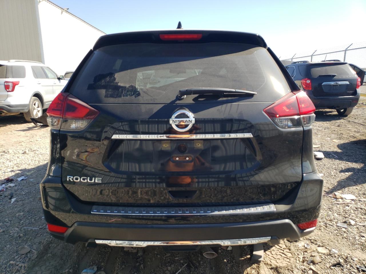 2017 Nissan Rogue S VIN: KNMAT2MT7HP615286 Lot: 76711264