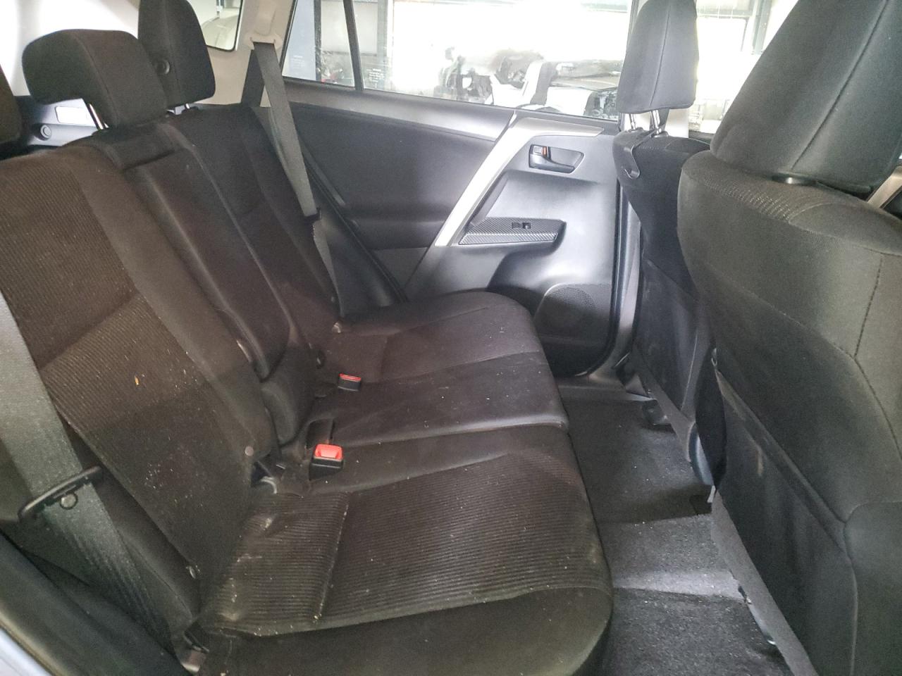 2015 Toyota RAV 4 - Image 10