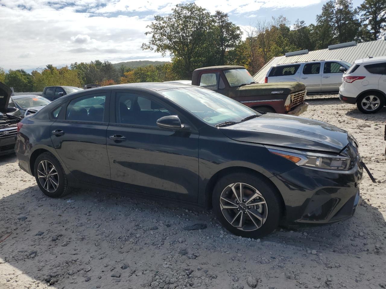 2024 Kia Forte - Image 4