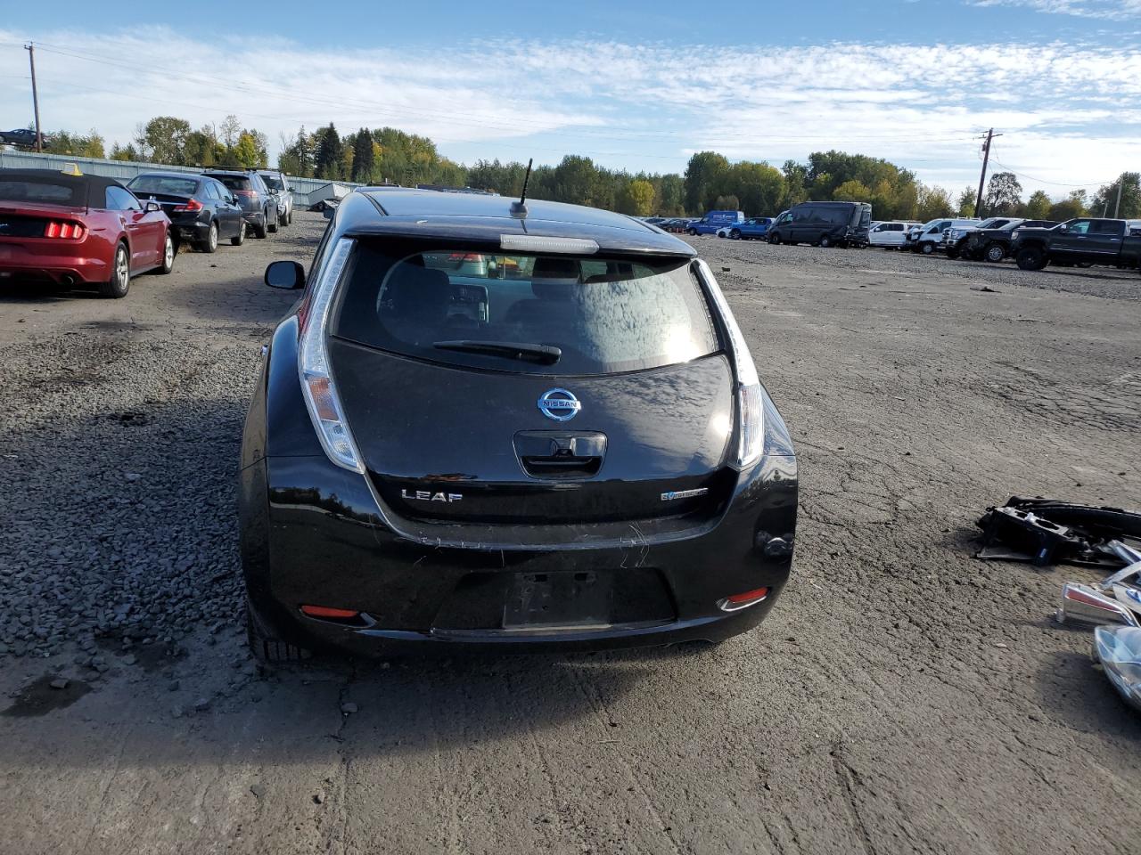 2016 Nissan Leaf - Image 6