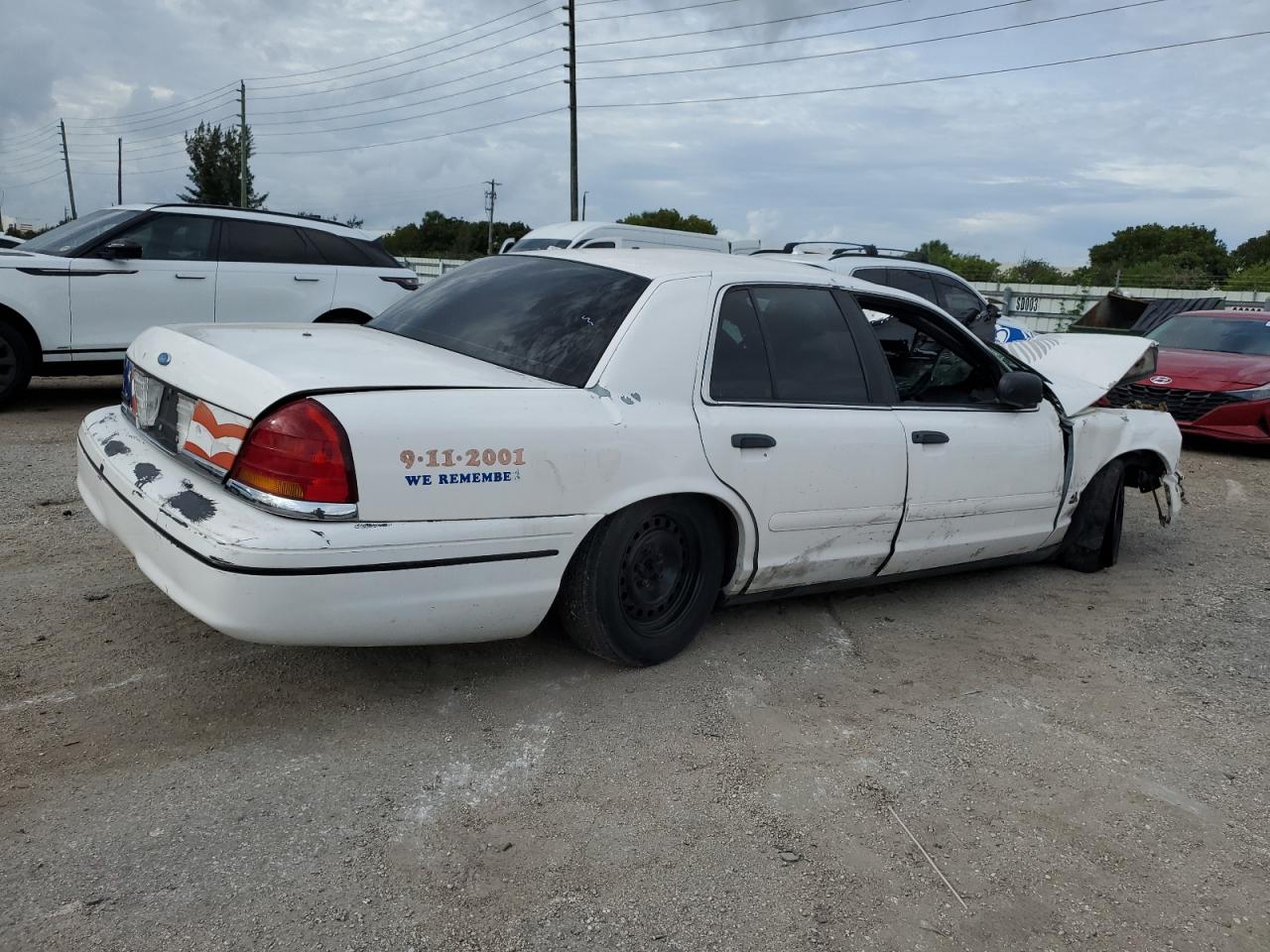 2000 Ford Crown Victoria - Image 3