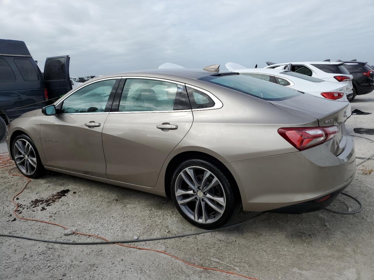 2022 Chevrolet Malibu - Image 2