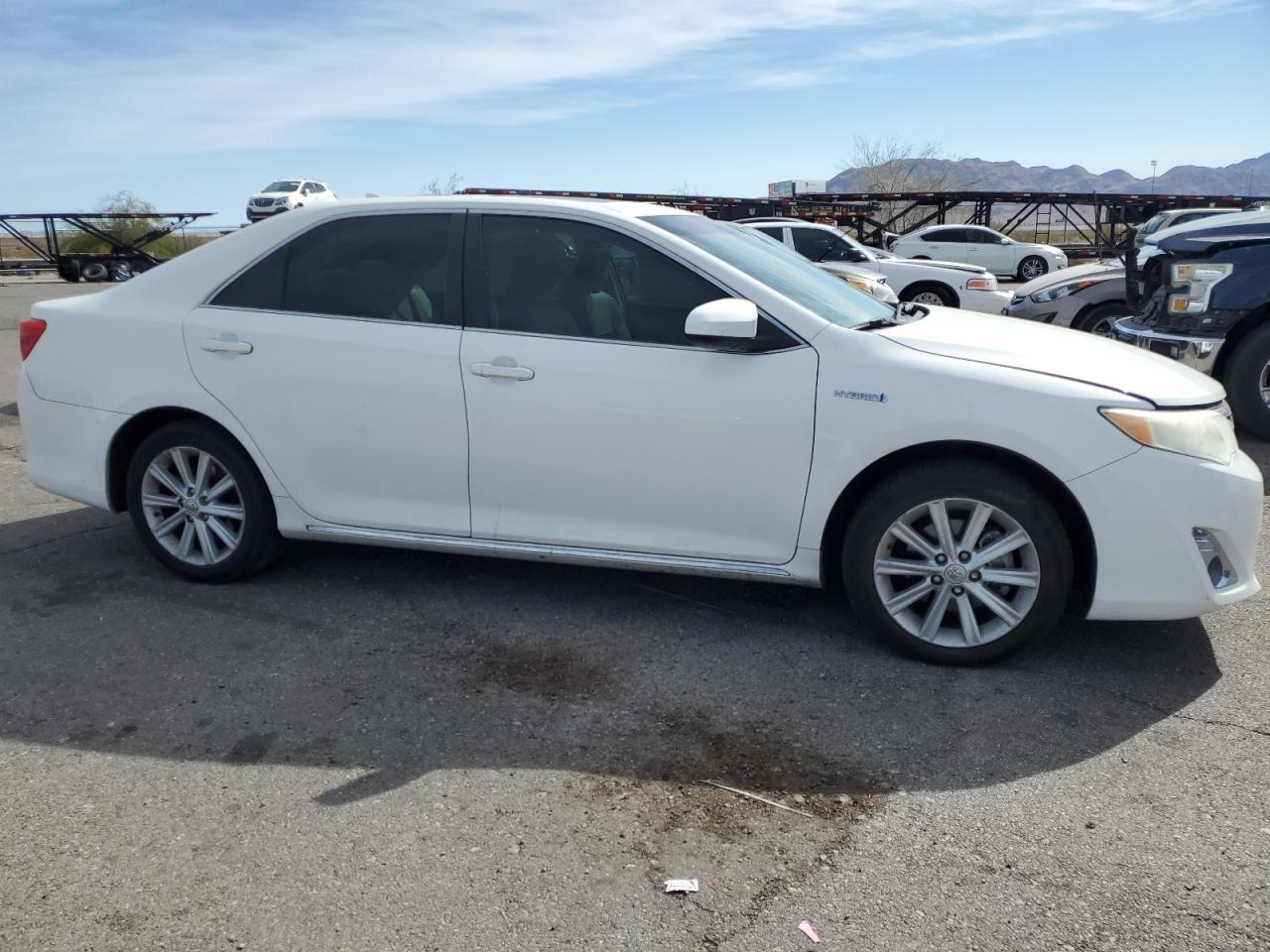2014 Toyota Camry - Image 4