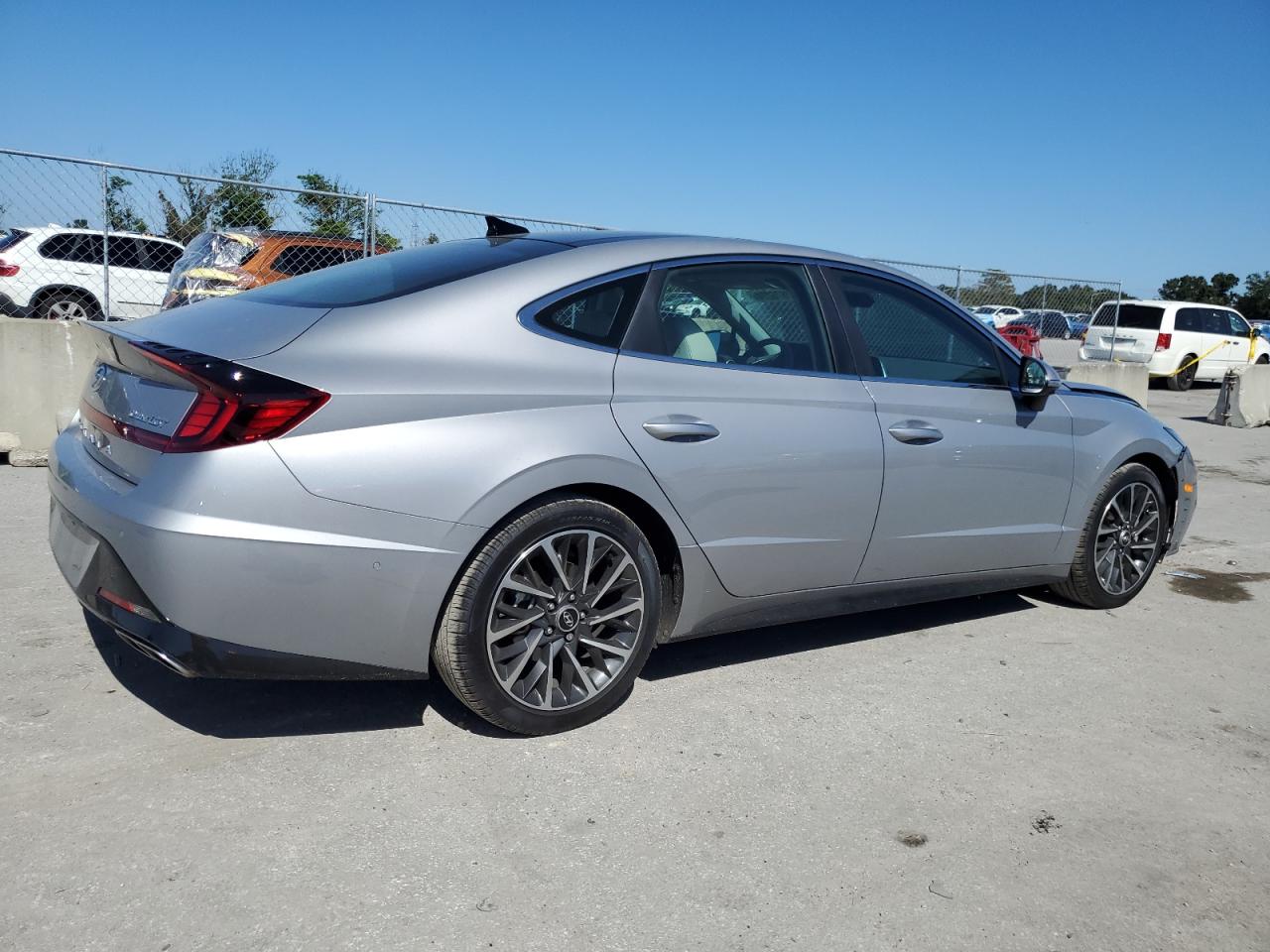 2023 Hyundai Sonata - Image 3