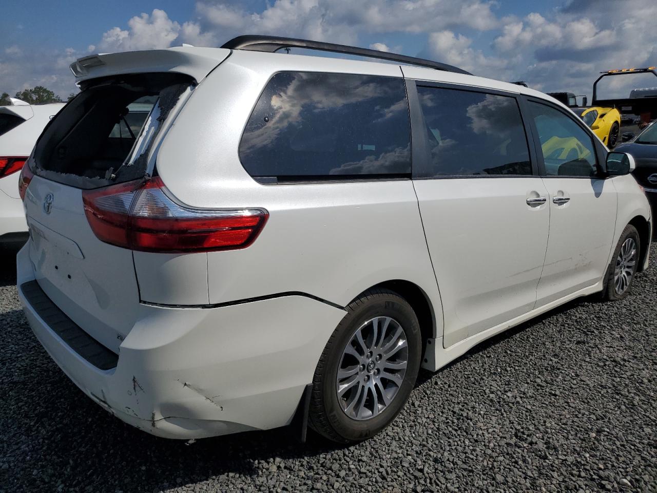 2020 Toyota Sienna Xle VIN: 5TDYZ3DC0LS056682 Lot: 74352424