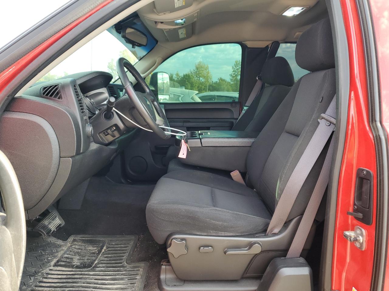 2011 Chevrolet Silverado - Image 7