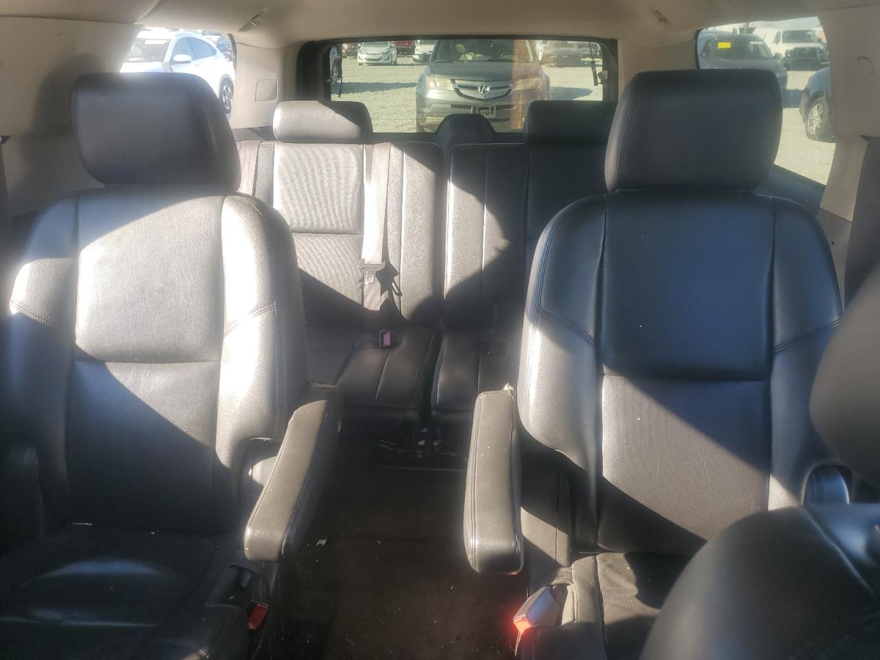 2014 Chevrolet Suburban - Image 14