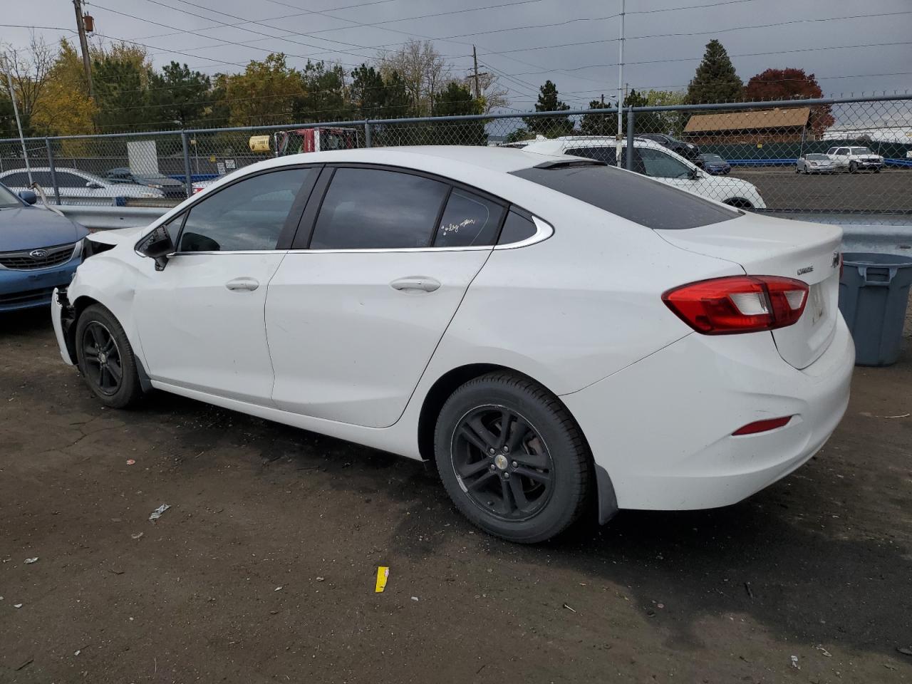 2018 Chevrolet Cruze - Image 2