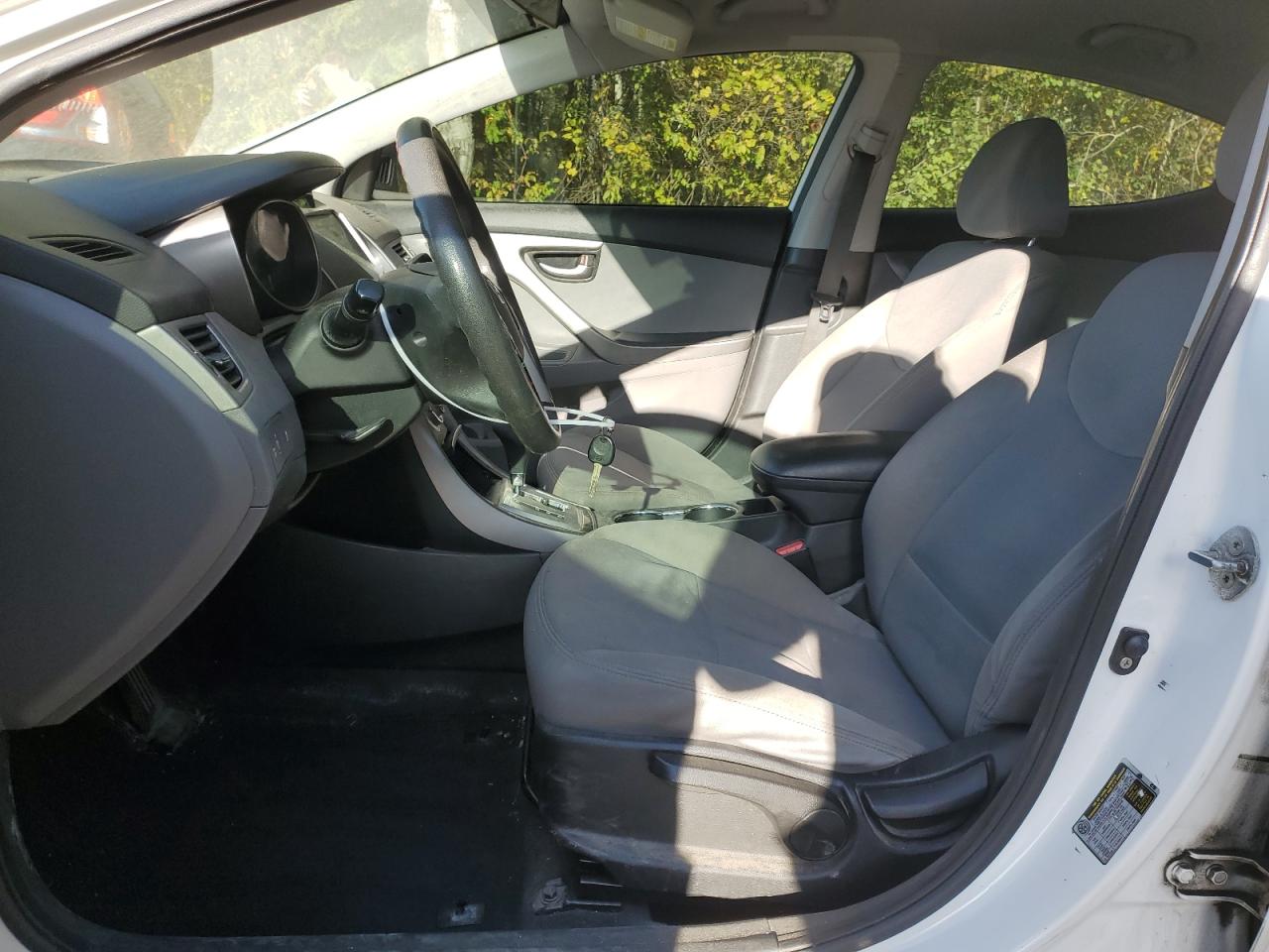 2012 Hyundai Elantra - Image 7